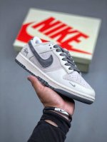 Nike SB Dunk Low 斯图西联名-米白灰猪八勾 周年高端定制 低帮休闲板鞋 XX2025-888 #定制鞋盒 大厂纯原品质出货 超高清洁度 皮料切割