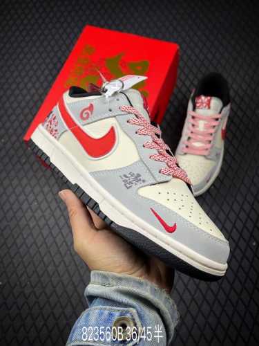 340 B支持放店 air Jordan 1 Retro Low 蛇年限定 米白灰小钩满天星 官方同步新色 原装级产物 拒绝公底 立体鞋型 细节完美 高清洁度
