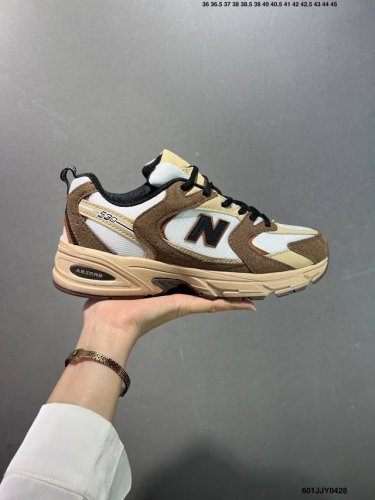 新百伦 Nb530 New Balance 530 复跑古鞋Nb530这鞋双确实是Nb家经复典古款式之一，以全科新技诠释，成打功造530鞋款。鞋面保在持530基