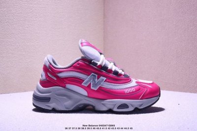 Joe Freshgoods X New Balance Nb1000联名款 复古休闲运动慢跑鞋 鞋款灵感源自设计师本人对夏日的怀日回忆。鞋面大身由空间双格及磨