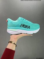 Hoka One One Bondi 7 余文乐同款 机能缓震跑鞋 1110519 美国新兴跑鞋品牌，鞋面部分采用工程网眼面料，可以确保必要的透气性能。而为了弥