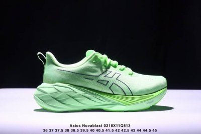 公司级Asics Novablast 4 轻量跑鞋 低帮轻量透气缓震休闲运动跑步鞋 货号:1012B510-401 尺码:36 37 37.5 38 39 39