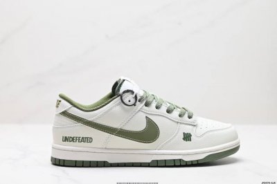 公司级耐克nike Dunk Low 扣篮系列 复古低帮休闲运动滑板板鞋 采用脚感柔软舒适zoomair气垫 有效吸收滑板等极限运动在落地时带来的冲击力 为街头