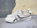 新品上市实拍 Asics Ointsuka Tiger Moage Co 亚瑟士鬼冢虎复古经典跑鞋 产品从款式颜色造型上体现出追求舒适和细节的完美 鞋类更是推崇