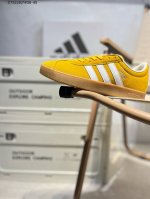 Adidas T头鞋 阿迪达斯 Vl Court 2.0 Shoes 运动休闲板鞋小白鞋，这款T形鞋头运动鞋,力求无论球场或街头,皆显耀眼出众。采用绒面革和牛皮