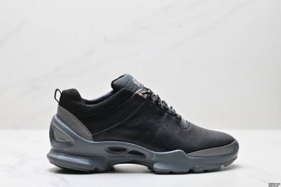 公司级新品 Ecco爱步Biom健步防水轻跑透气休闲鞋 人手必备单品 鞋底采用高端顶级Tpu组合Tpr环保科技材料 两块磨具贴合鞋底给你不一样的缓力性能 特点
