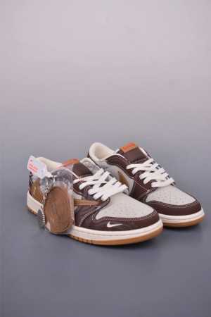 Fragment X Travis Scott X Supreme Air Jordan 1 Low 三方联名倒钩 全新的三方联名低帮倒钩鞋面延续了黑脚趾设计， - 点击图像关闭
