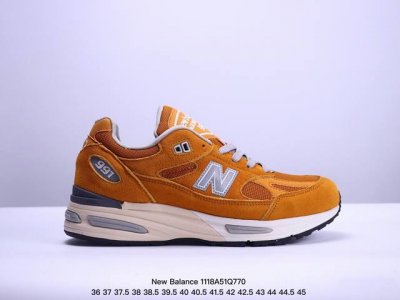 New Balance 新百伦 男女鞋真标半码制，原楦原纸版开发版型，采用固色猪巴革组合网眼织物鞋面材质，中底搭载全掌 Fuelcell缓震科技，独立开发4层组