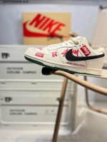 耐克Nike Dunk Low 板鞋Sb系列经典百搭休闲运动板鞋加厚鞋舌的填充，使舒适性大大提升，同时也更方便穿脱中底部分则加入了脚感柔软舒适Zoomair气垫