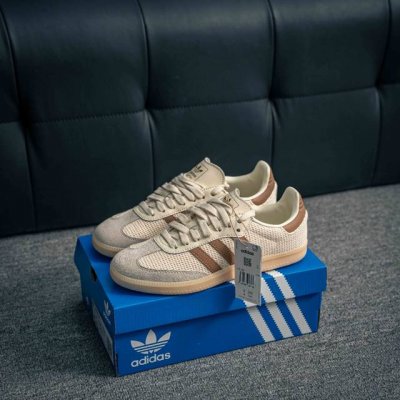 核心私 adidas Samba Og 桑巴舞街头系列德训运动板鞋 采用固色翻毛皮组合牛剖革鞋面材质 外置正确3层组合围条加厚烟胶橡胶大底 货号 Ji3185