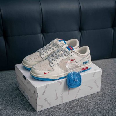 核心私 Nike Dunk 全套原楦原模倾力打造完美版型 独家原厂航空铝磨具打磨大底 鞋头坡度极致还原 无解鞋型 原盒原配 圈内天花板工艺 原厂冲刀 超高清洁度