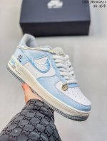 公司级带半码 简介：真标耐克Nike Air Force 1 Low 空军一号 低帮百搭休闲运动板鞋。柔软、弹性十足的缓震性能和出色的中底设计，横跨复古与现代的