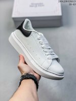 Alexandermcqueen 亚历山大 麦昆Mcq 运动小白鞋 厚底增高闪尾光滑牛皮平底鞋休闲鞋 时尚男女板鞋潮运动鞋 ，火爆到大街小巷无人不知，无人不晓的