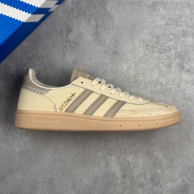 本地 核心私 阿迪达斯Adidas Originals Handball Spezial 手球运动员系列百搭休闲运动板鞋“皮革燕麦奶白生胶底” #男女鞋半码制#