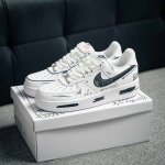 Air Force 1 原装级别 原楦头原纸板 打造纯正空军版型专注外贸渠道 全掌内置蜂窝气垫 原盒配件 原厂中底钢印、拉帮完美 货号：CT7724 111 尺