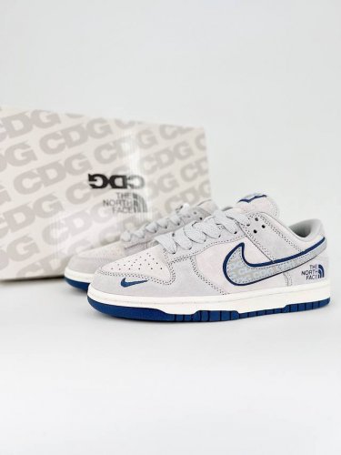 出厂价 主推 Nike Dunk Sb Low 定制配色 Dunk Sb顾名思义，具有经典的dunk血缘，又注入了更多的时尚元素。相较于普通的dunk滑板鞋，改