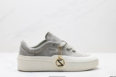 公司级Adidas Labcourt 百搭休闲轻松舒适 耐磨透气低帮 板鞋 男女同款 鞋面使用了绒毛麂皮 ，鞋面和鞋底连接处使用了包边处理，看起来更加精致有型;