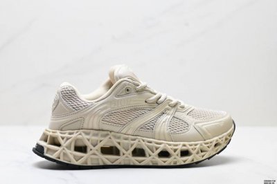 公司级Dior迪奥 B35 圆头系带 低帮 生活休闲鞋 采用轻盈的橡胶精心制作 饰以曲纹藤格纹 Cosmo图案 重新诠释经典设计 镂空设计搭配橡胶内底若隐若现