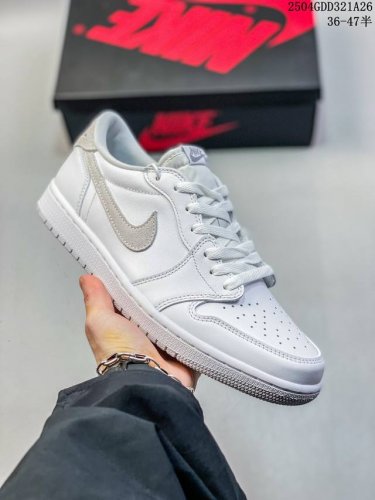 公司级 耐克 乔丹Air Jordan 1 Low Aj1 乔1 乔丹1代Aj1 低帮复古文化休闲运动篮球鞋 复古板鞋。该鞋款从 1985 年元年款汲取设计灵感