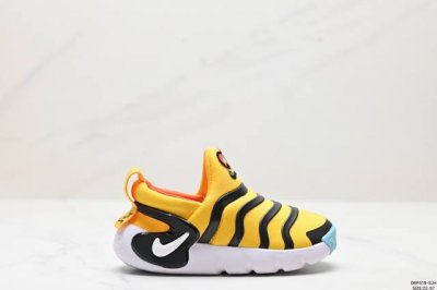 公司级童鞋耐克nike Dynamo Go毛毛虫远动鞋！注意：图下方显示为实际内长，单位厘米[手工测量，可能存在0.5厘米左右的误差]，建议净脚长加1厘米左右对