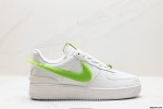 真标Ambush X Nk Air Force 1‘07 Low Sp 空军一号联名标志性的Swoosh延伸至鞋跟之外 鞋舌和鞋垫上印有Ambush品牌标志 整