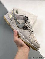 公司级真标带半码！ 耐克nike Sb Dunk Low 北面联名 复古低帮休闲运动滑板板鞋。采用脚感柔软舒适zoomair气垫，有效吸收滑板等极限运动在落地时
