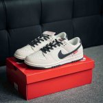 Nike Dunk 全套原楦原模倾力打造完美版型 独家原厂航空铝磨具打磨大底 鞋头坡度极致还原 无解鞋型 原盒原配 圈内天花板工艺 原厂冲刀 超高清洁度 全鞋零