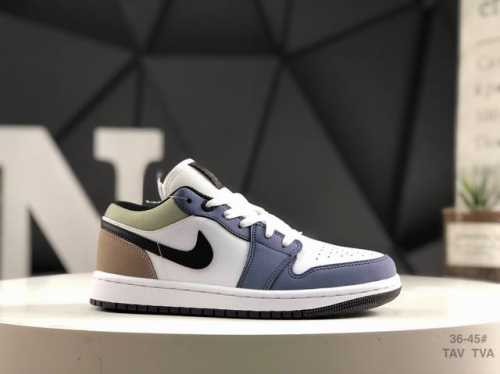 180 Air Jordan 1 Low 低帮 蓝柠檬 Aj1 乔丹1代 Aj1 乔1 低邦 蓝黄拼接 乔丹篮球鞋系列 鞋身采用蓝色皮革勾勒轮廓，明黄色注入后跟