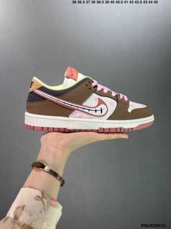 公司级耐克nike Dunk Low 板鞋 Sb系列 经典百搭休闲运动板鞋加厚鞋舌的填充，使舒适性大大提升，同时也更方便穿脱中底部分则加入了脚感柔软舒适zoom - 点击图像关闭