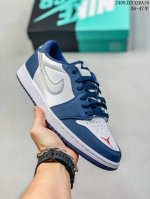 特价纯原版本 耐克 乔丹air Jordan 1 Low Aj1 乔1 乔丹1代aj1 低帮复古文化休闲运动篮球鞋。从1985 年面世的元年款汲取设计灵感，采用