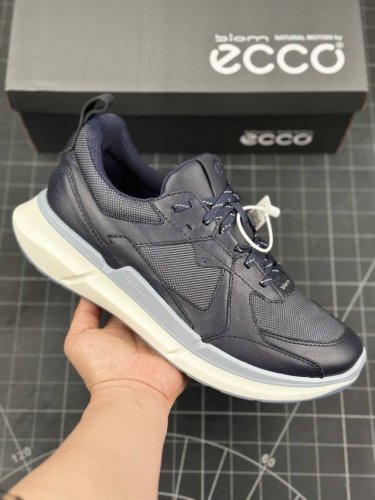 Ecco爱步2.2系列男鞋 春夏爆款户外鞋 健步系列运动鞋 休闲跑步鞋 脚感轻便舒适度真心没的说 面料ecco家族工艺牛皮 鞋面开孔结构设计增强透气性 E-Dt