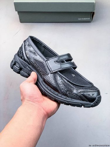 Junya Watanabe Manx New Balance 1906L乐福鞋 小牛皮 人造皮革混合拼接设计穿套式鞋舌有Logo贴花零钱夹层迷你Logo吊牌圆