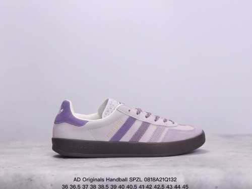 ad Originals Handball Spzl 手球运动员系列百搭休闲运动板鞋 Ie3710 这款来自阿迪达斯的这款handball Spzl前身是一双手