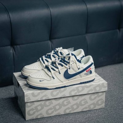 核心私 Nike Dunk 全套原楦原模倾力打造完美版型 独家原厂航空铝磨具打磨大底 鞋头坡度极致还原 无解鞋型 原盒原配 圈内天花板工艺 原厂冲刀 超高清洁度