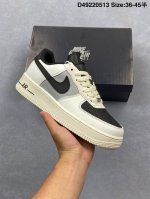 耐克Nike Air Force 1 Low 空军一号低帮百搭休闲运动板鞋。柔软、弹性十足的缓震性能和出色的中底设计，横跨复古与现代的外型结合，造就出风靡全球三