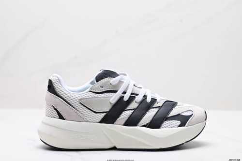 公司级Adidas Lightblaze 舒适防滑 新款阿迪达斯低帮跑步鞋 极致轻盈的Lightweight Upper设计 带来近乎裸足的舒适体验 中底采用尖