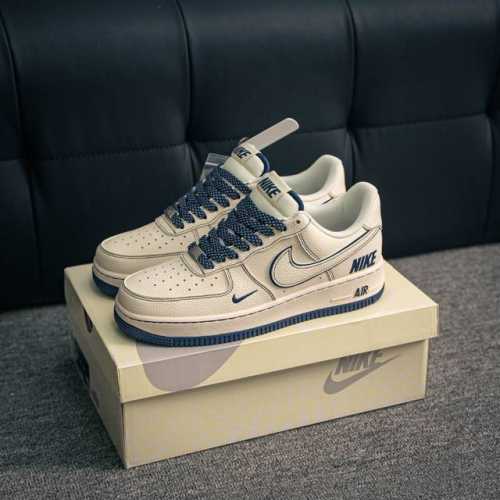 核心私 Air Force 1 原装级别 原楦头原纸板 打造纯正空军版型专注外贸渠道 全掌内置蜂窝气垫 原盒配件 原厂中底钢印、拉帮完美 货号：Hh75 73