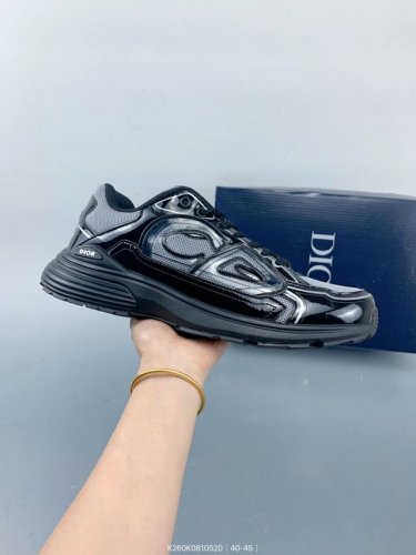公司级Dior B30 迪奥网眼织物低帮运动休闲鞋 该款系列采用黑网色眼织物白和色科技料面精心制 作饰以反光 Cd30 图形标志 外格轻盈的刻雕效果橡胶鞋搭底配