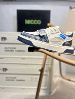 ecco爱步男鞋轻便透气舒适耐穿 亲肤吸汗舒适内里 防滑防磨 持久干爽 简约粗绳系带 穿脱更加方便 柔韧防滑大底 鞋底立体凹槽 凹凸花纹加持 增强防滑减震性能