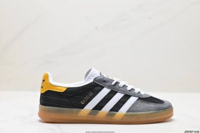 公司级adidas Originals Gazelle Indoor 三叶草休闲防滑耐磨低帮板鞋 鞋头出色设计 塑就出众贴合感 稳固的后跟贴合足部曲线设计 软弹