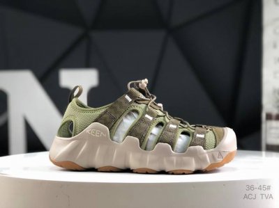 Keen 科恩 运动 凉鞋，源自美国的户外休闲鞋品牌，以创新、高品质、高科技以及舒适著称。其独特的设计，完美融合了功能性与时尚感。宽楦鞋头给予脚趾充分活动空间，