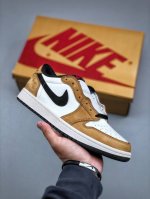 air Jordan 1 Retro Low 新秀小麦 官方同步新色 原装级产物拒绝公底 立体鞋型 细节完美 高清洁度 购置公司同步原材料 原汁原味 忠于原版货