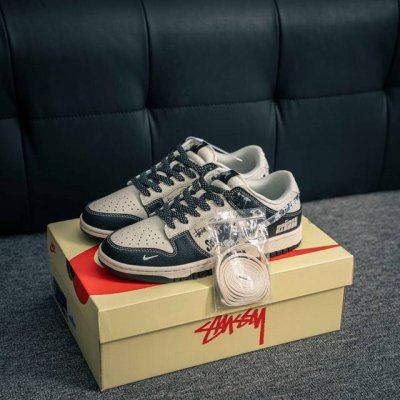 核心私 Nike Dunk 全套原楦原模倾力打造完美版型 独家原厂航空铝磨具打磨大底 鞋头坡度极致还原 无解鞋型 原盒原配 圈内天花板工艺 原厂冲刀 超高清洁度