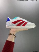 公司级adadis Predator Freestyle 复古单品 展示了高质量的工艺 带有装饰的超锁缝制和无缝的手感 柔软、柔软的皮革造型和标志性的3条纹完成