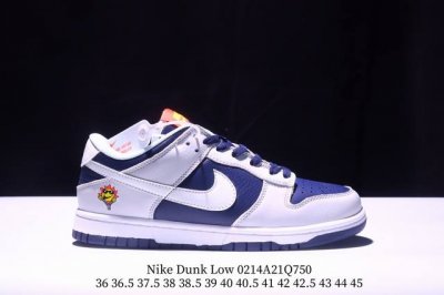 真标 耐克Nike Dunk Low 板鞋 Sb系列经典百搭休闲运动板鞋。加厚鞋舌的填充，使舒适性大大提升，同时也更方便穿脱中底部分则加入了脚感柔软舒适Zoom