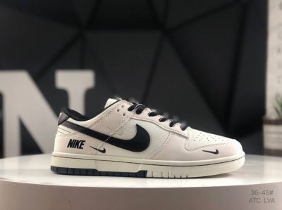310 公司级带半码耐克 Nike Dunk Low 复古板鞋，尽情迈步，彰显个性风采。采用牛柔软皮革鞋面，经久耐穿，塑就如元年款 Dunk 般的复古质感。鞋头