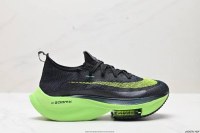 公司级nike Air Zoom Tempo Neht% 马拉松气垫轻量超跑竞速运动慢跑鞋。采用飞织半透明鞋面材质#前掌分离式拉丝纤维zoom气垫设计效果#配比