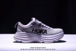 公司级小红书推荐Hoka W Bondi 8全新配色 这个品牌来自于新西兰的毛利语，Hoka表示大地，One One表示飞越，连起来就是飞越地平线，One On