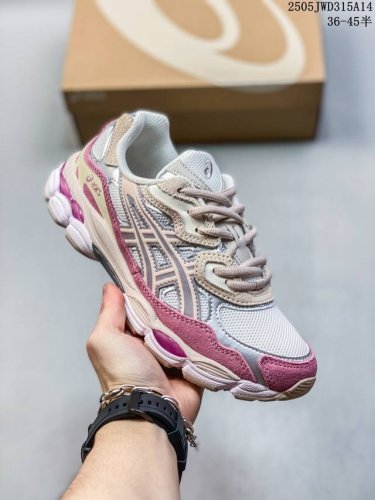 asics 亚瑟士透气网眼鞋面配合部分合成革材质 采用全新Ahar+橡胶材质,更加耐磨日本专业跑鞋品牌 Asics 亚瑟士 Tiger Gel-Nyc户外越野休
