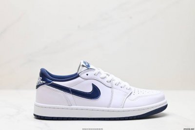 公司级air Jordan 1 Low 市场唯一独家头层皮打造 原鞋原档案开发 原厂皮料 原档冲孔鞋头 正确满胶鞋垫 四线拉帮 原厂织唛标 鞋舌高弹海绵填 货号